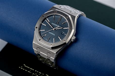 audemars piguet fond bleu|Audemars Piguet Royal Oak 15400 – .